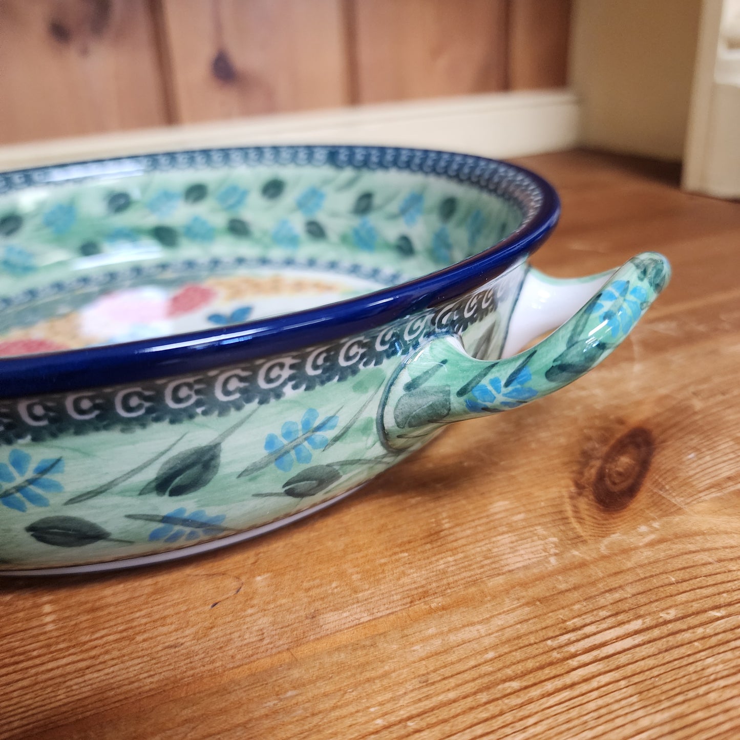 Round Baker w/handles - 9"    U4612 ~ U4  PF1024 T. Liana