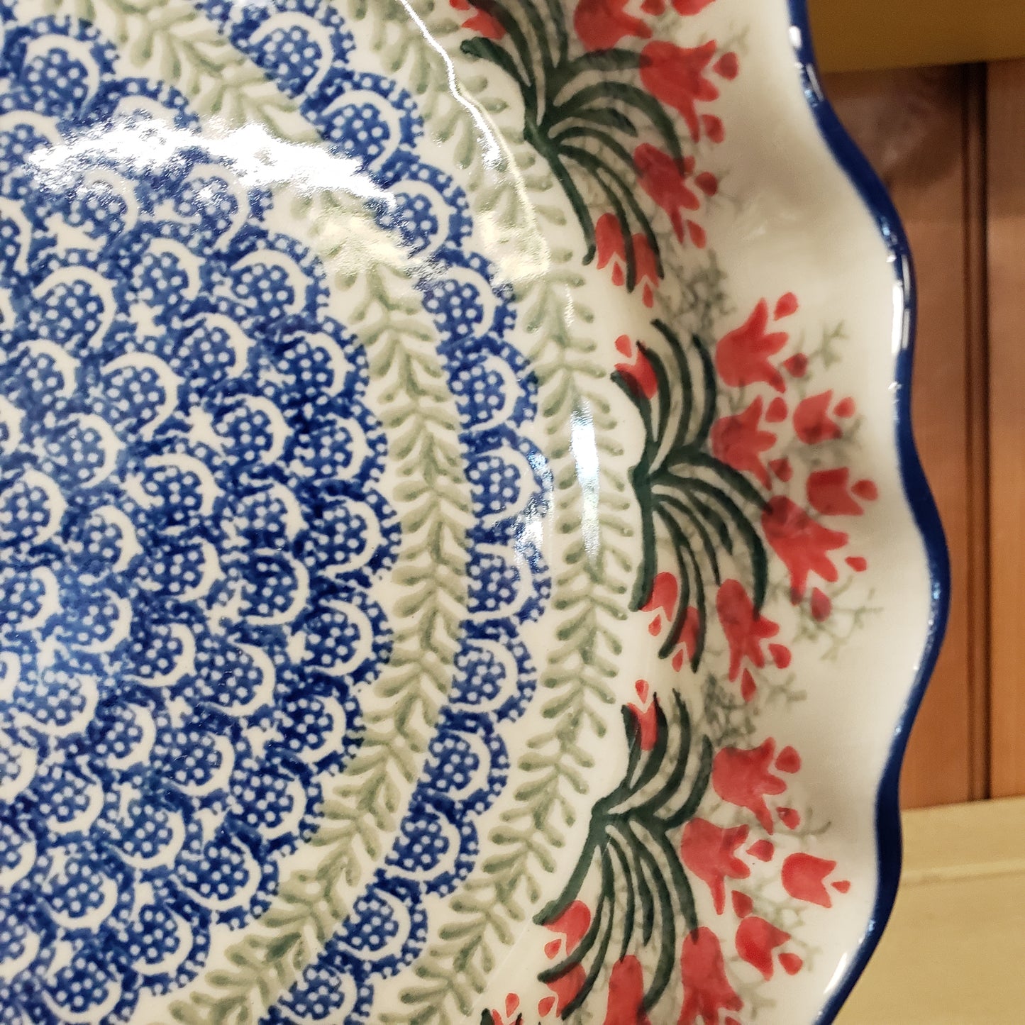 Pie Plate   Fluted   10"  1437X ~ Crimson Bells  PF1024