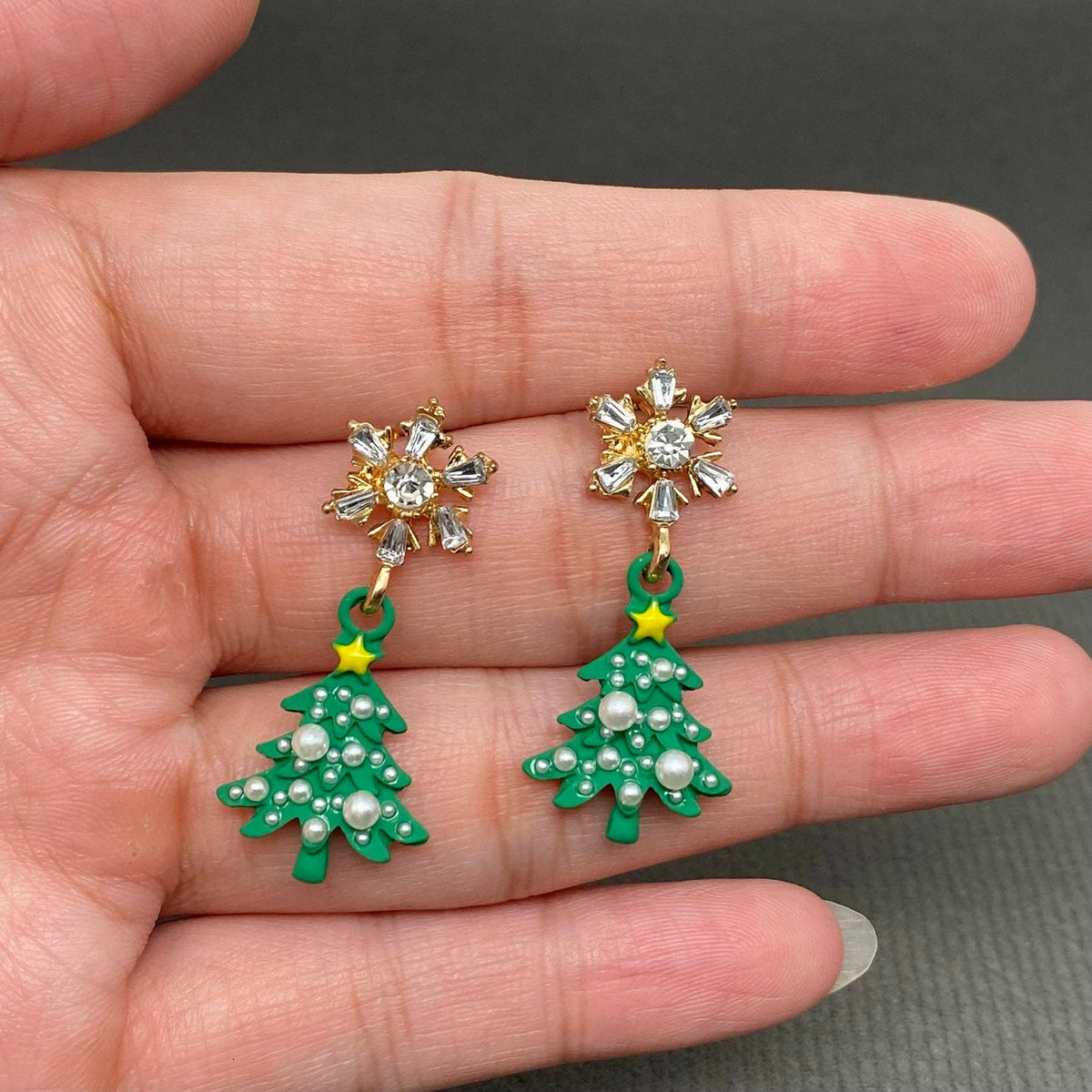 Earrings green Christmas Tree Rhinestone Snowflake Post Earrings: Green