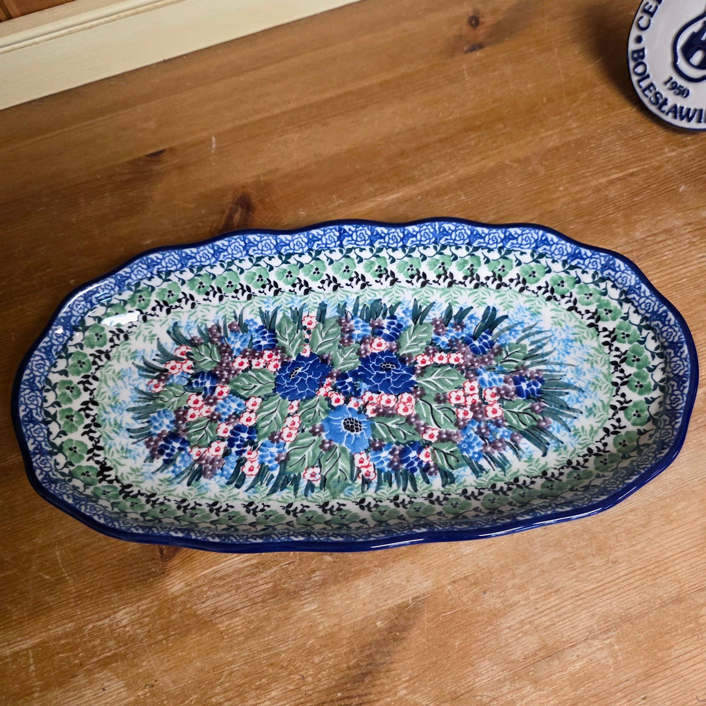 Tray   Scalloped Oval   6.25" x 12.5" A42-U4572  U4 pf0526