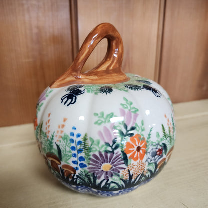 Pumpkin Figurine spiders and flowers (NOT jack o lantern)
