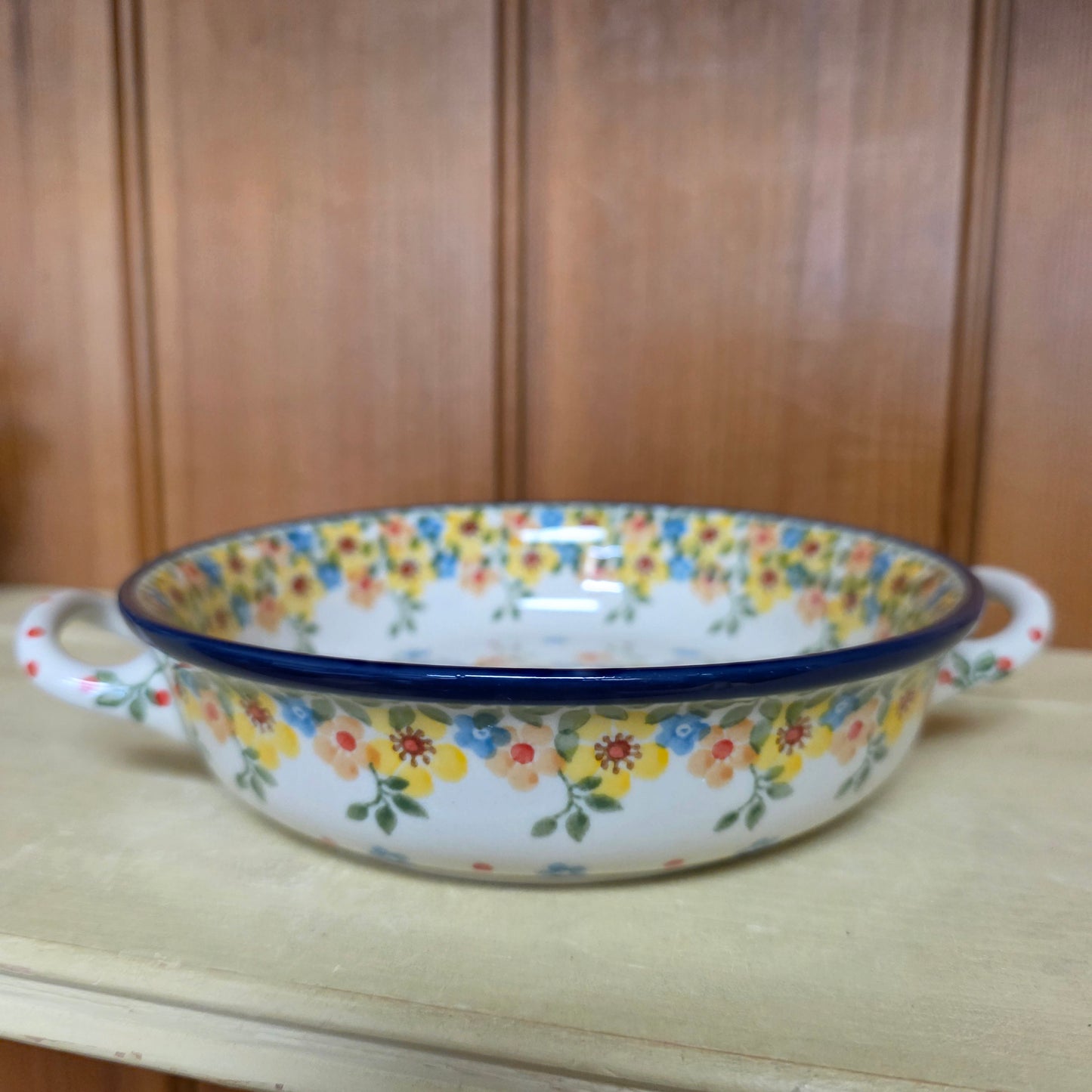 C40 ~ Round Baker w/handles - 6-3/4"    C40-2225X  Buttercup pf0526
