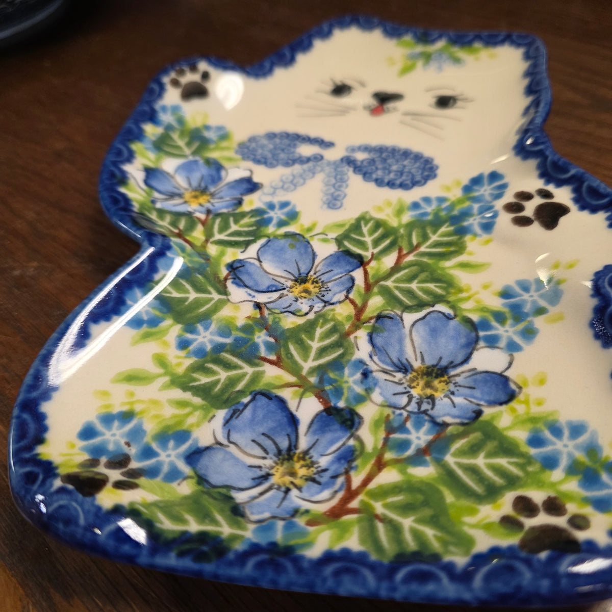 Plate ~ Cat ART2   #2   (9"x6")