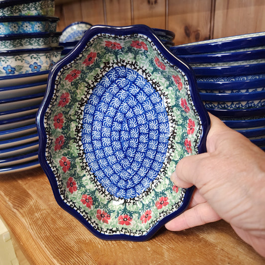 Bowl   Oval Fluted   6" x 7.5" A27-1916X  Maraschino pf0526