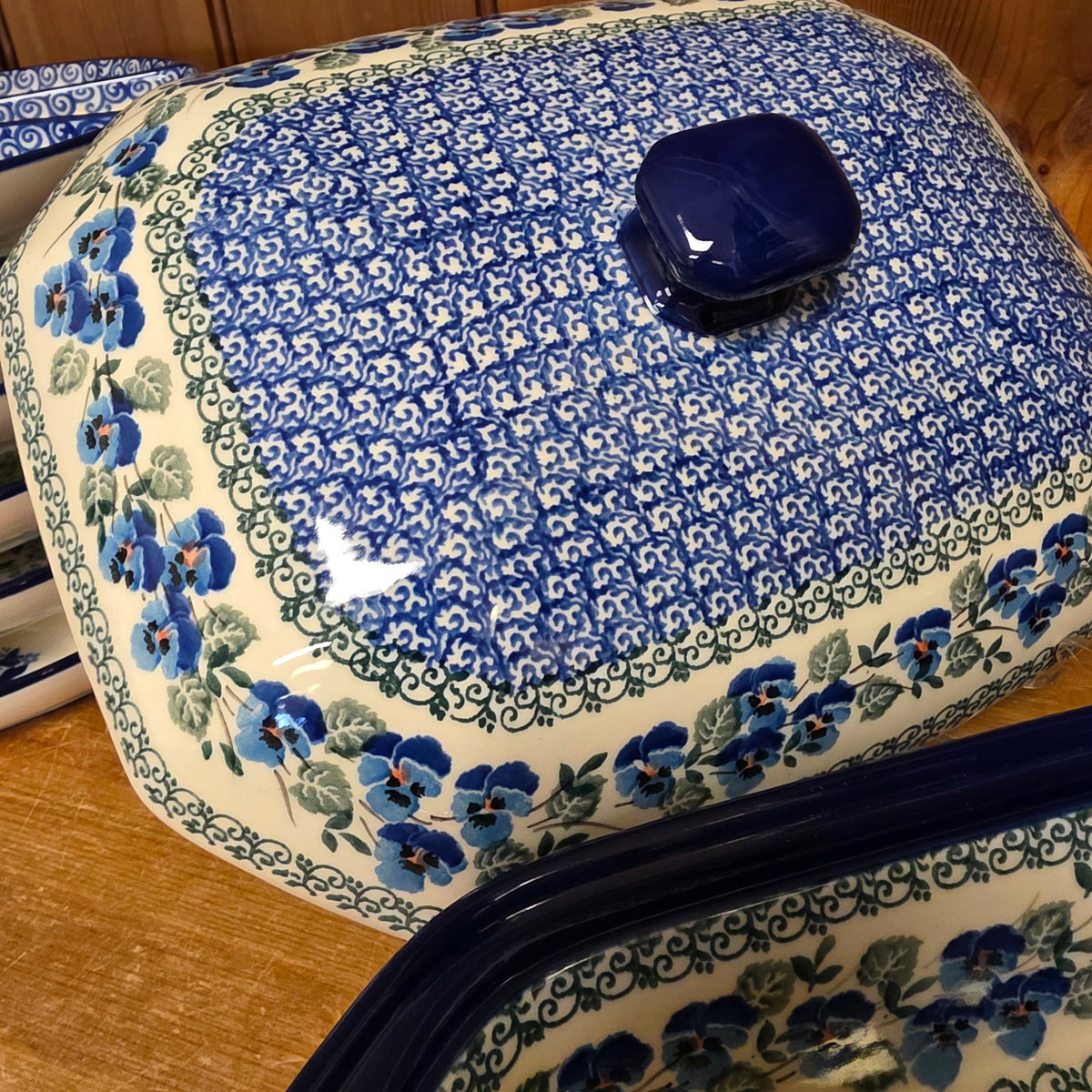 Covered Casserole Baker  9.5" x 12" 665-2273X  Winter Viola pf0526