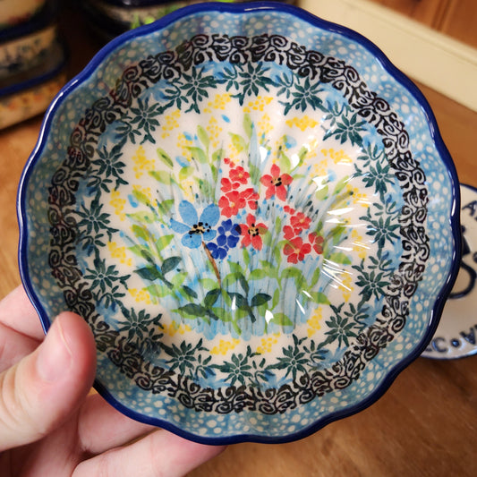 Bowl   Scalloped   4.5" 023-U5187  U4 pf0526