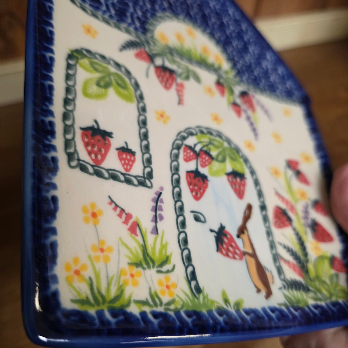 Plate ~ House ~ Strawberry Bunny Rabbit 1244 (9" x7")