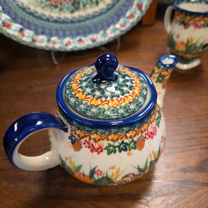 2 pc teapot and mug  1046 hedghog