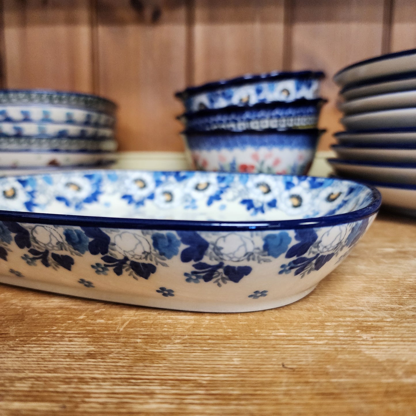 Baker   7.5" x 8.75" small serving dish    2222X ~ Snow Poppy