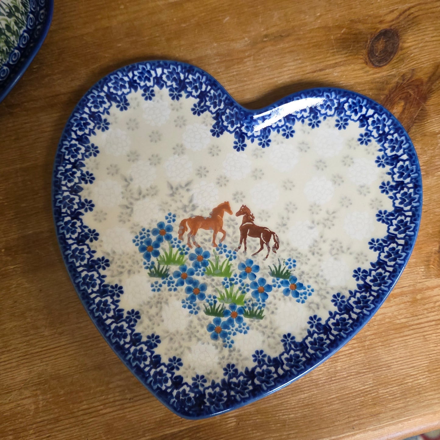 Plate Heart 8" Horses