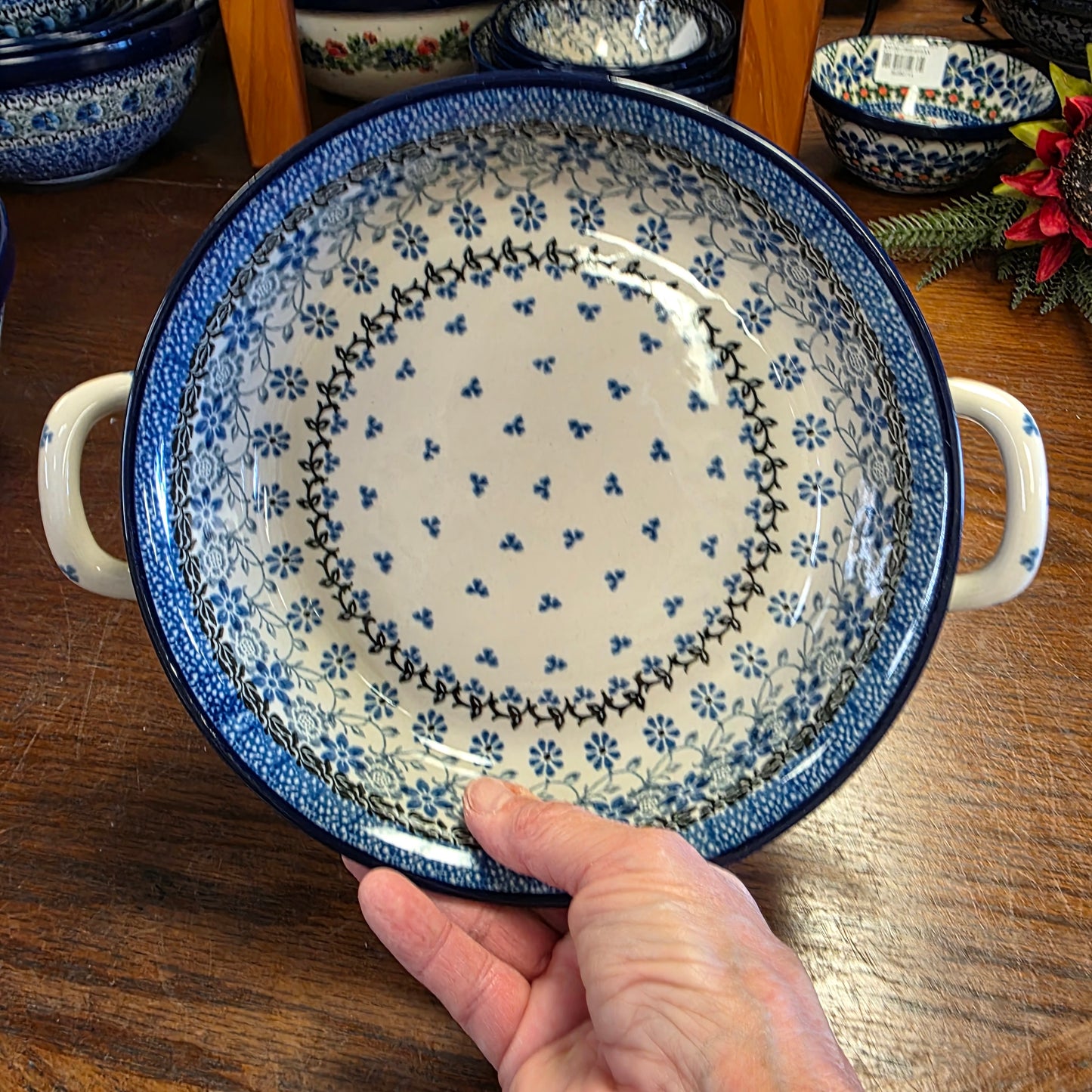 Baker   Round w/ Handles   8"   2158X ~ Silver Lace