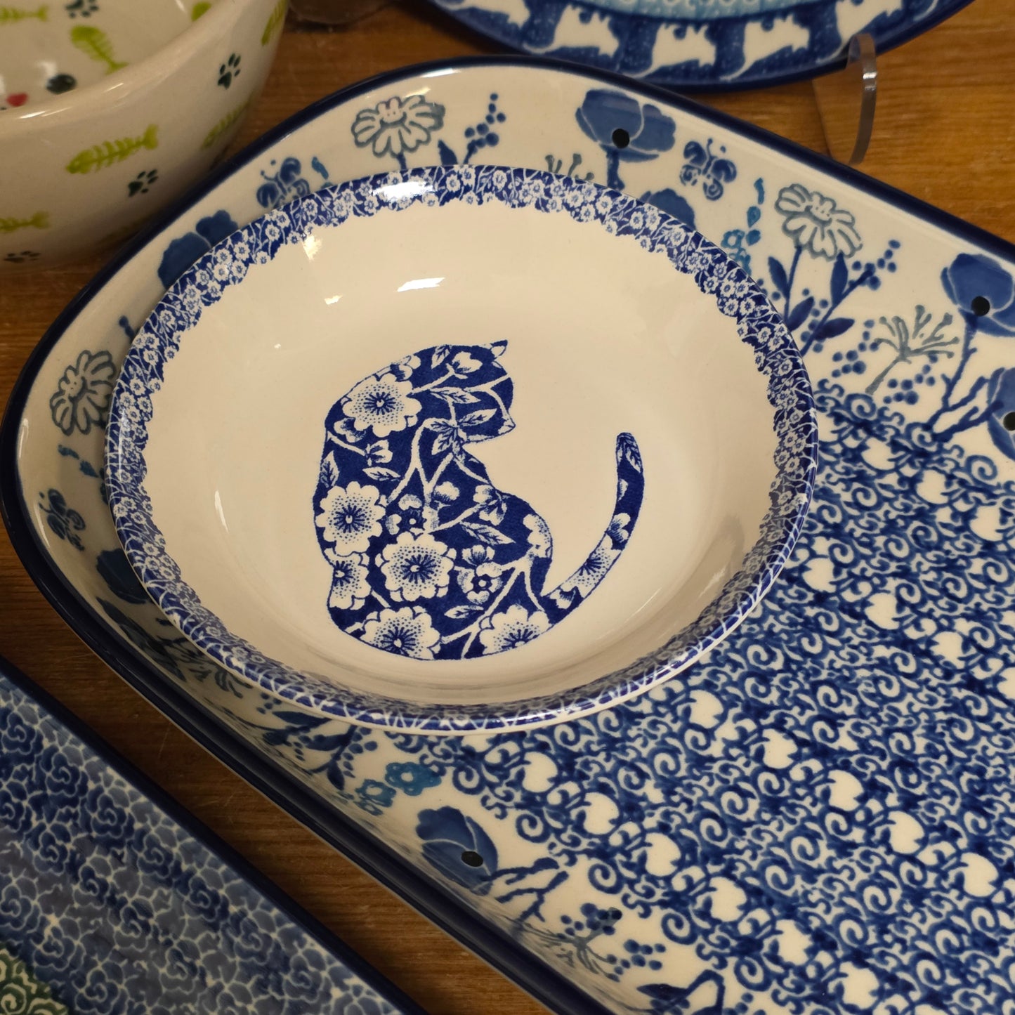 Burleigh ~ BLUE Butter Pat Calico Cat ~ Shallow bowl  *** NOT Polish Pottery