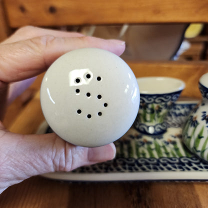 Salt & Pepper w/tray Addie RC15