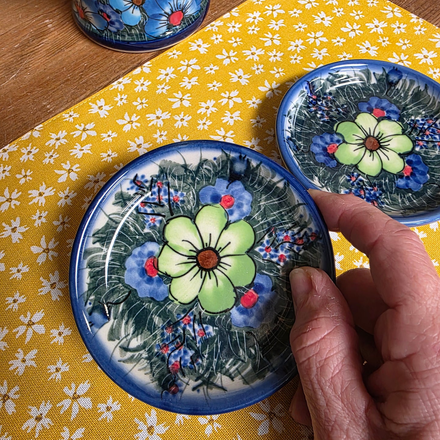 Coaster 4" ~lip ~ Green Flower 127