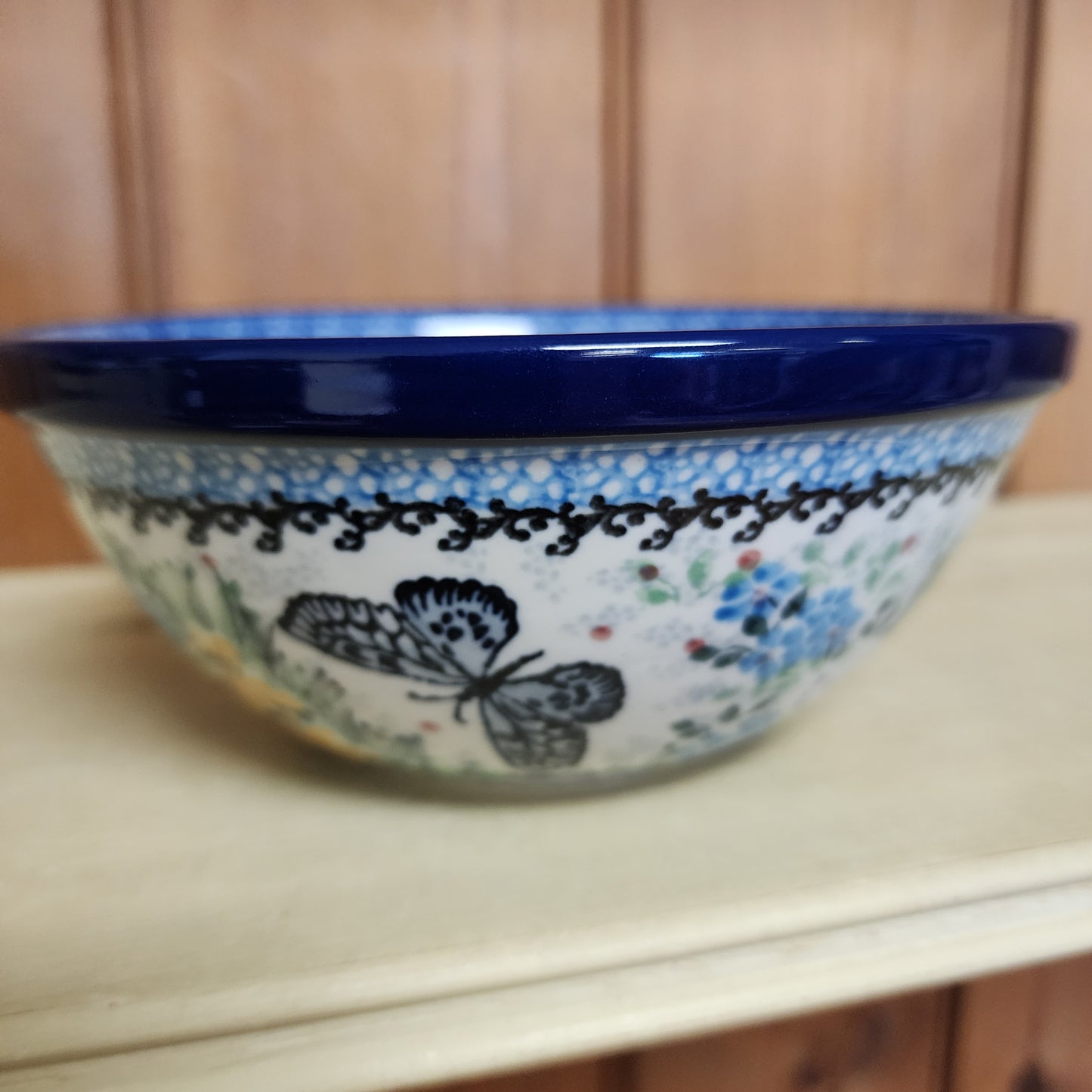 Bowl ~ Nesting ~ 6.5" W 058-U5132  ~ T. Liana  3 cups