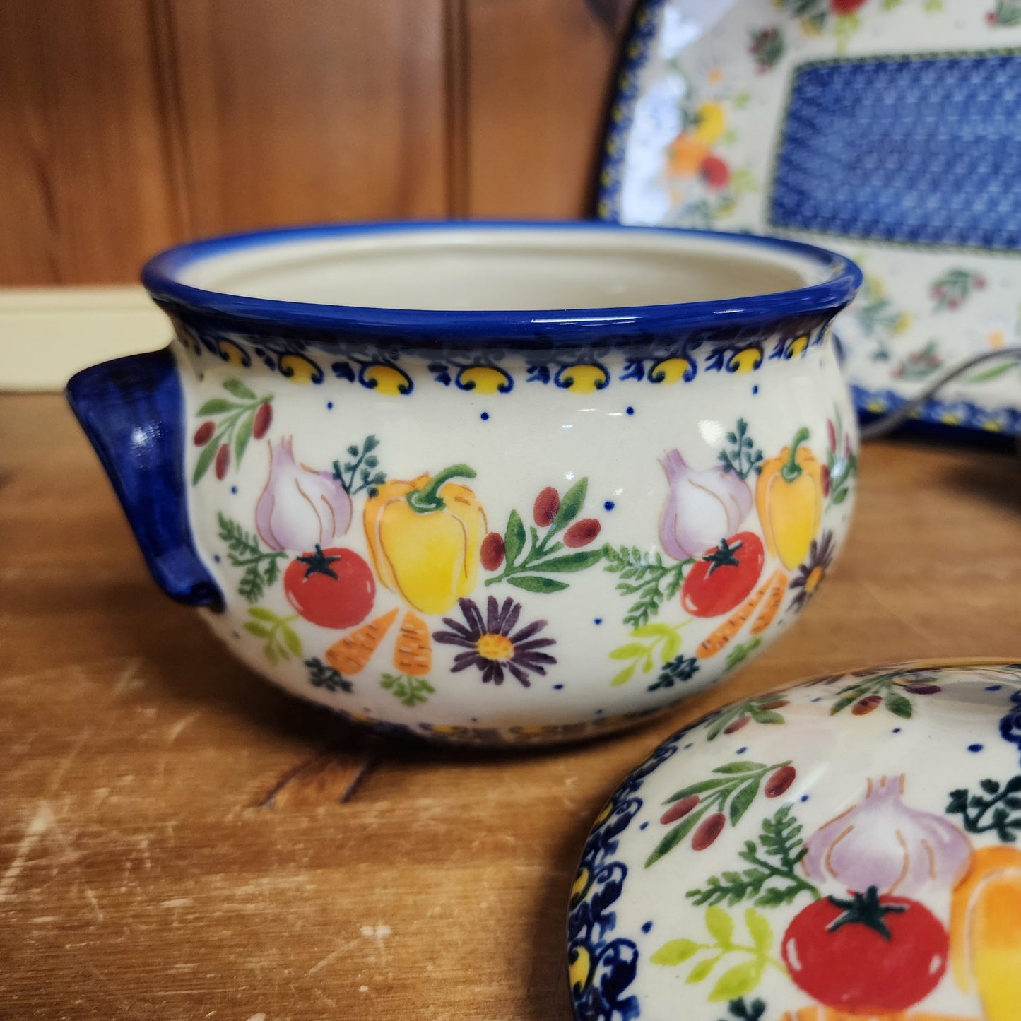 Jar 34 oz / Tureen 7" H  with lid Veggie 1147