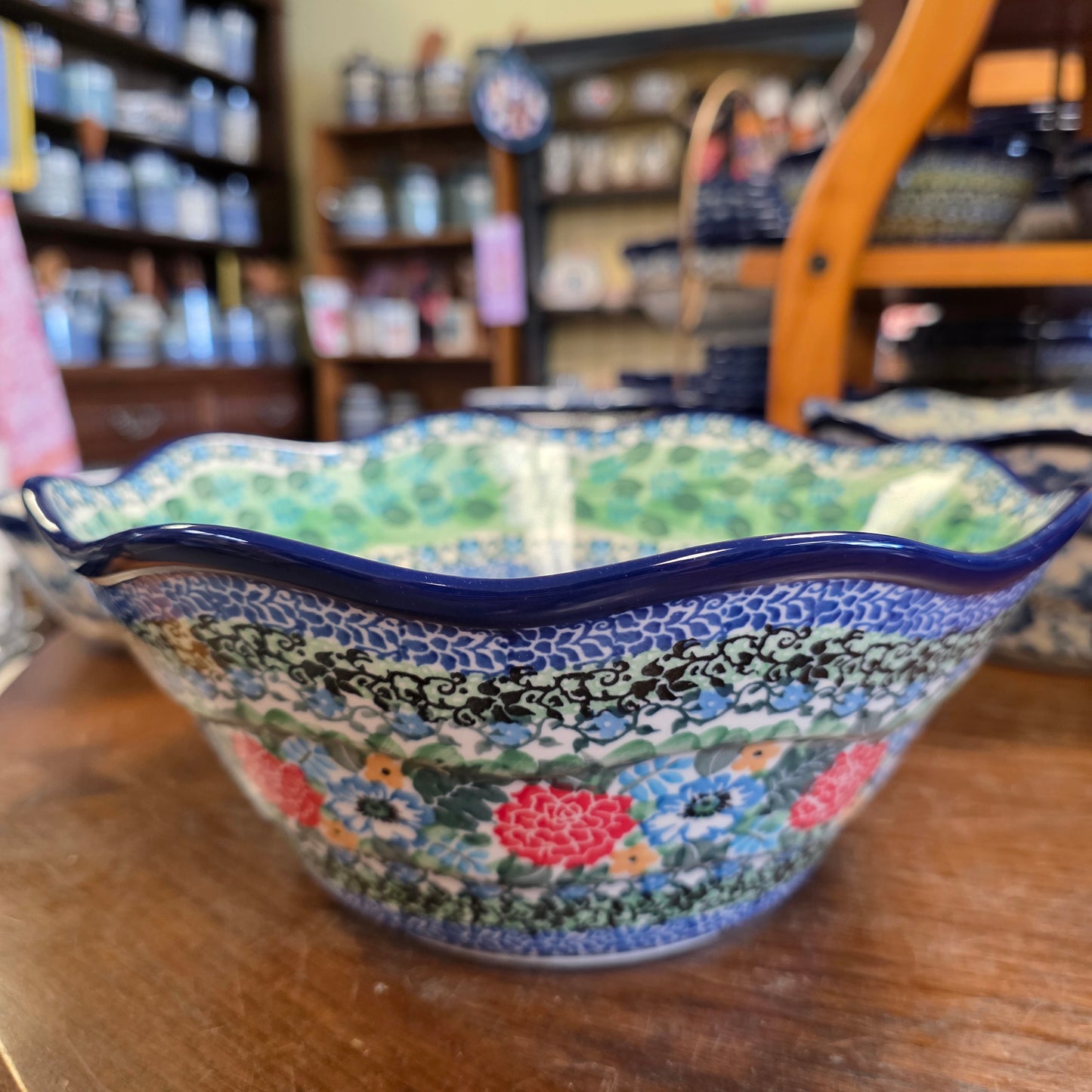 Bowl   Wavy Edge   Medium  10" 692-U3271  U4 pf0526