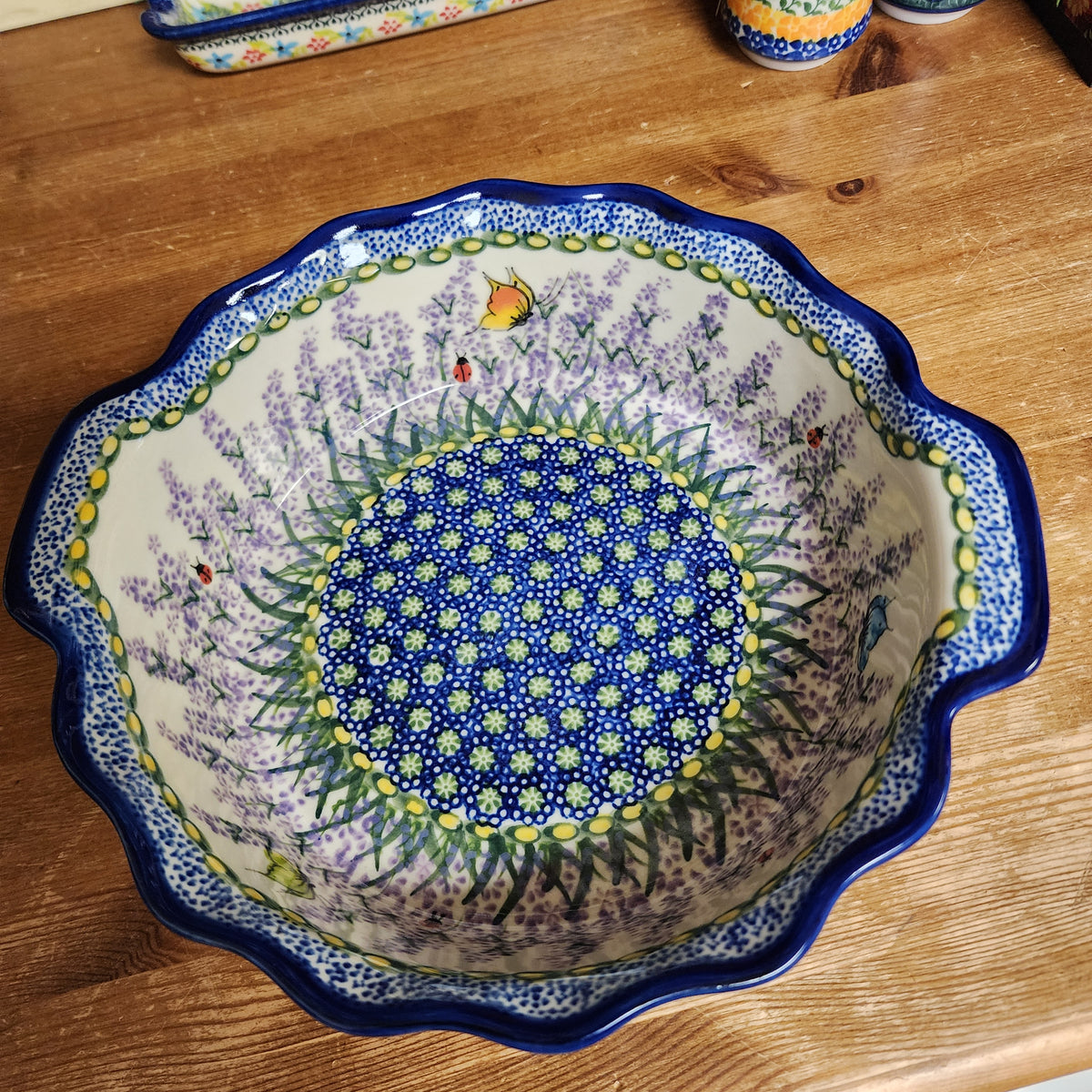 Baker 9"x2" / Round baker Fala w/tab handles/277 Lavender butterfly ladybug