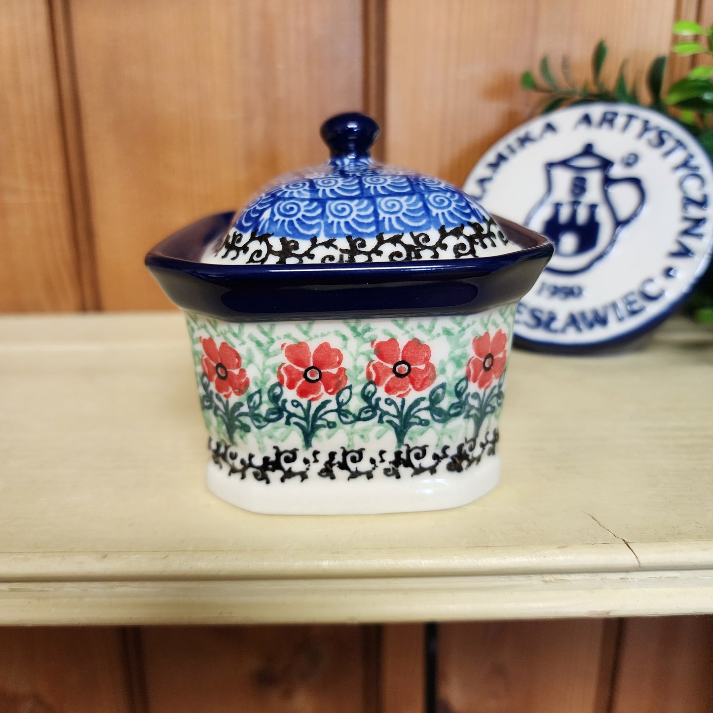 Box Covered Container   3.25"H x 3.5"W x 4.5"L  385-1916X  Maraschino pf0526