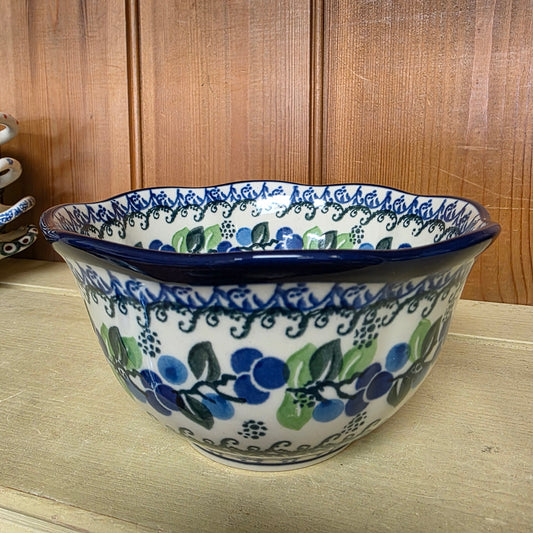 Bowl   Wavy Edge   5.75" A54-1416X  Blue Berries pf0526