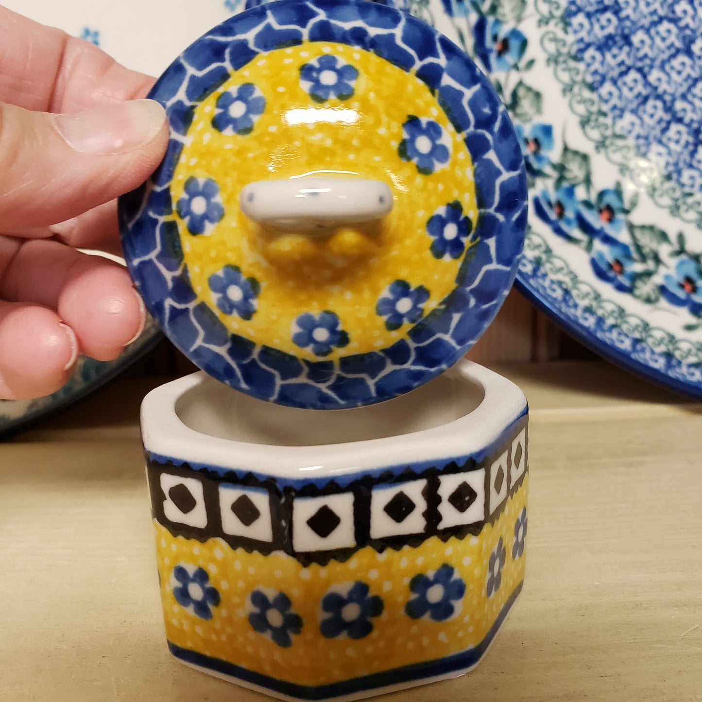 Ring ~ Trinket Box 110-0859X Sunburst pretzel