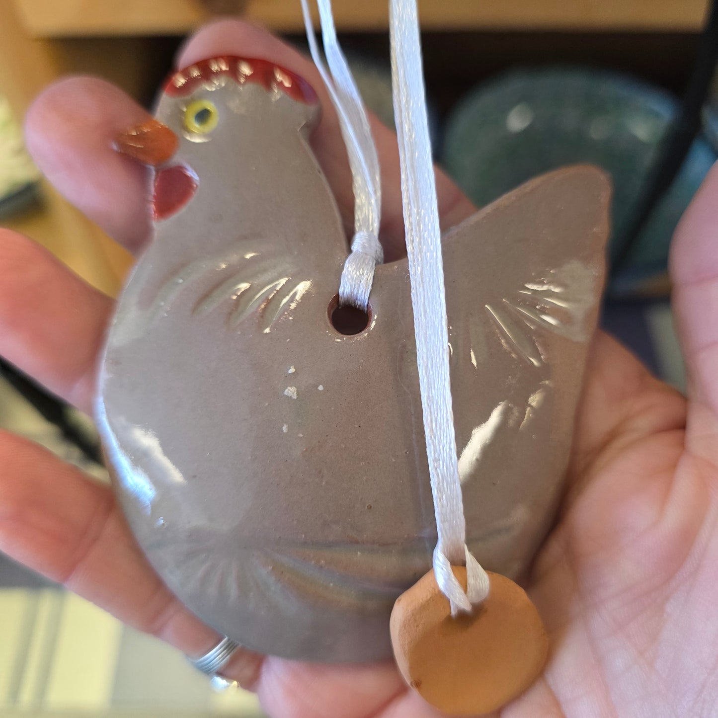 Ornament ~ (E) tan Chicken with Egg (3")   **NOT POLISH POTTERY**