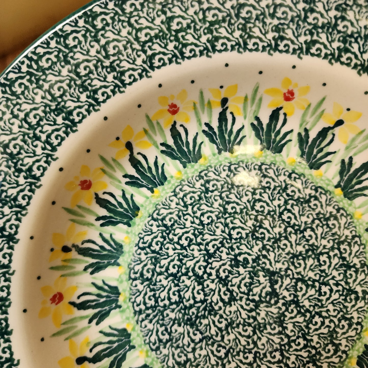 Bowl   Salad / Pasta   9"   2777Q ~ Daffodil