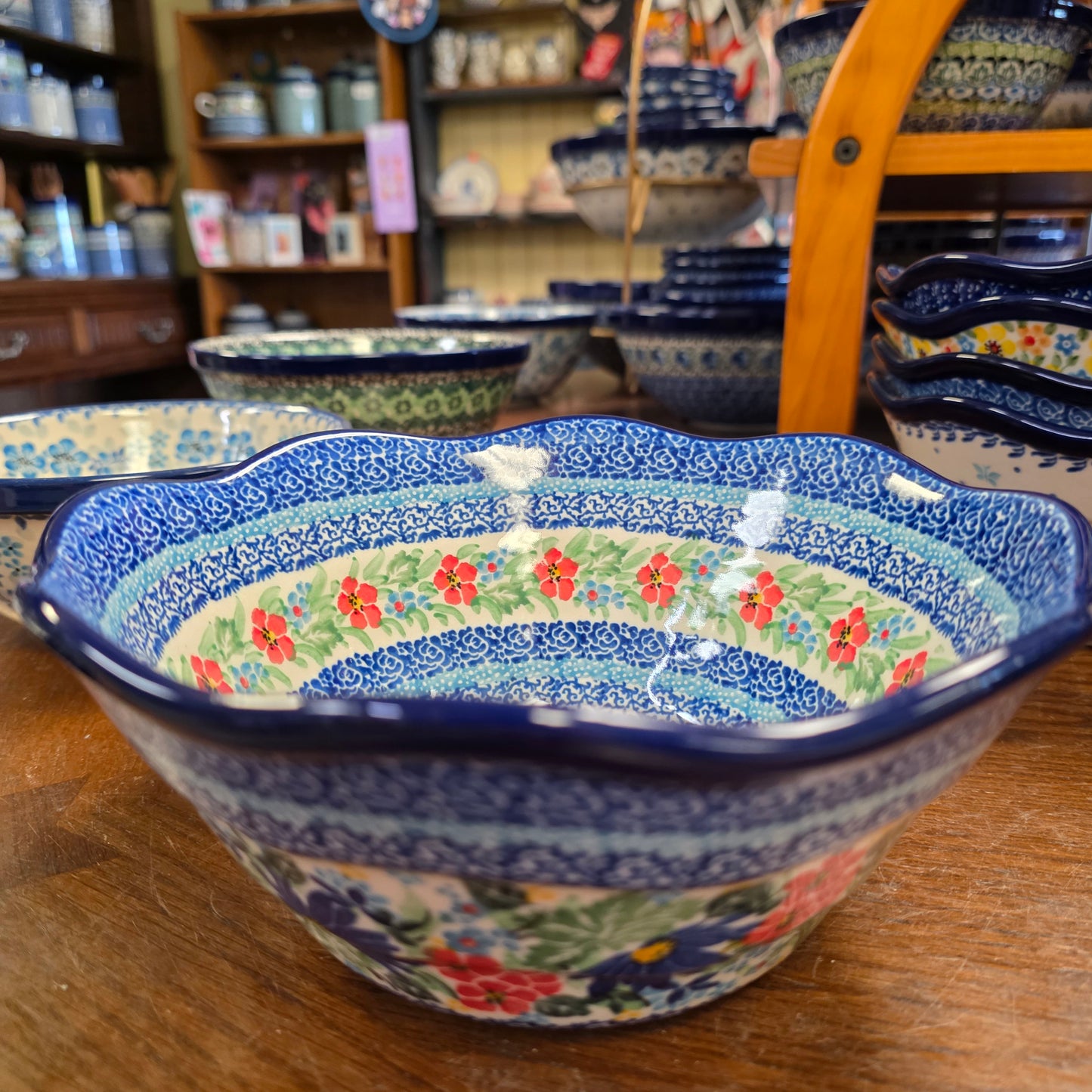 Bowl   Wavy Edge   Small  8" 691-U5156  U4 pf0526