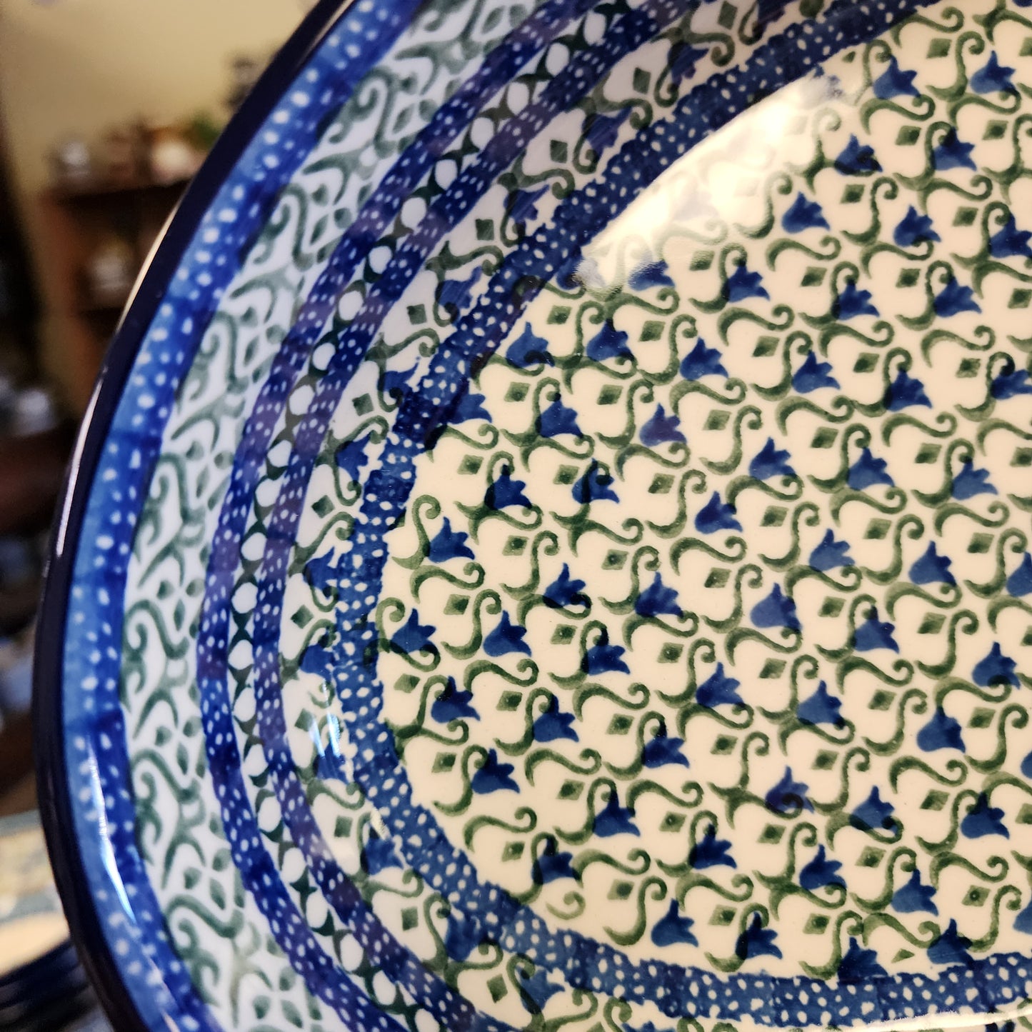 Baker Oval   10.5"    0585X  ~ Tulip Trellis