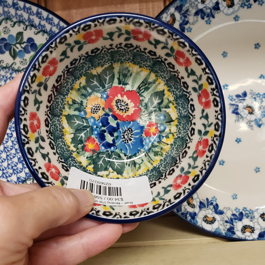 Bowl ~ Nesting 5"W 556-U4578 pf0425   1.5 cups