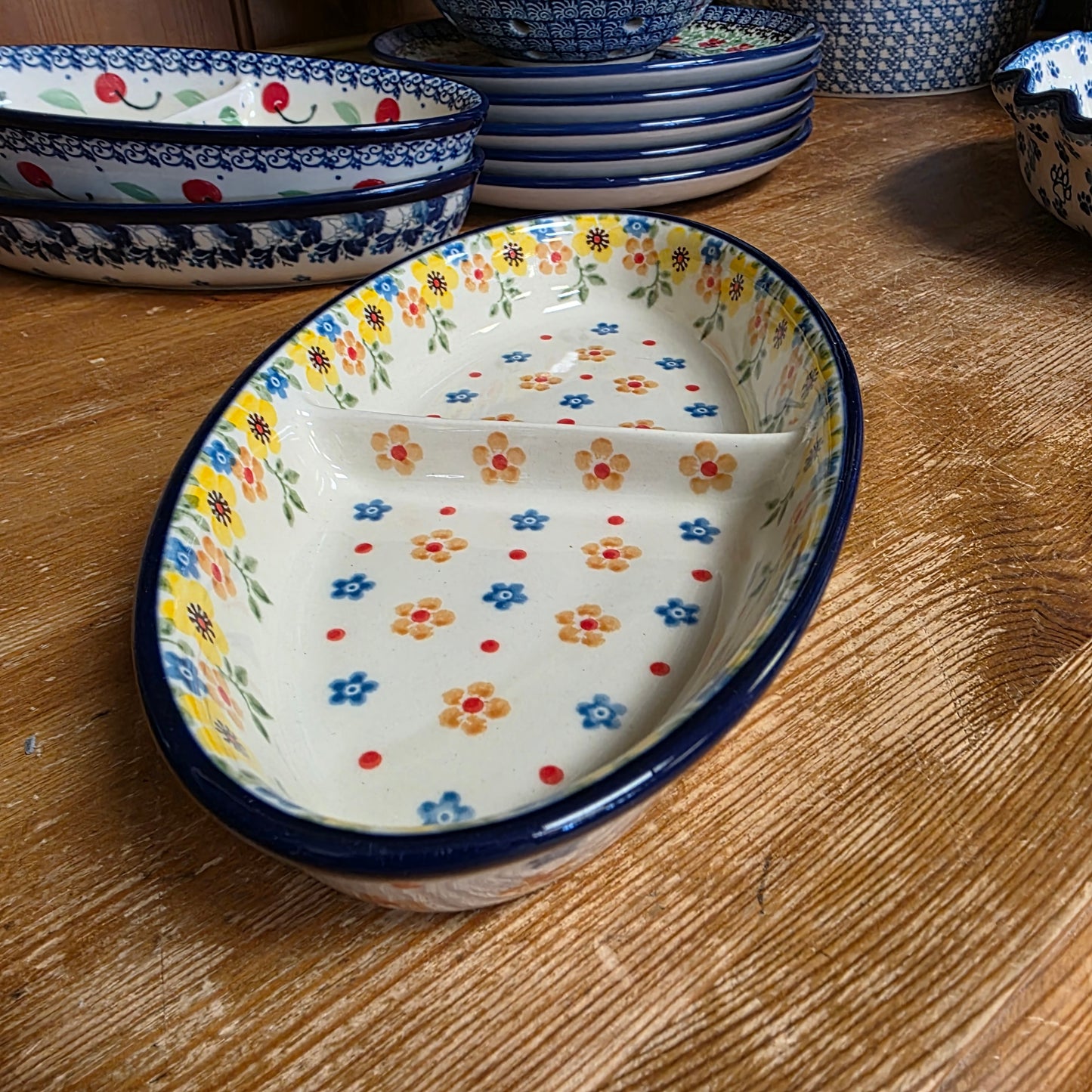 Dish ~ Divided Oval ~ Small  (9"x5") 395-2225X  Buttercup pf0526