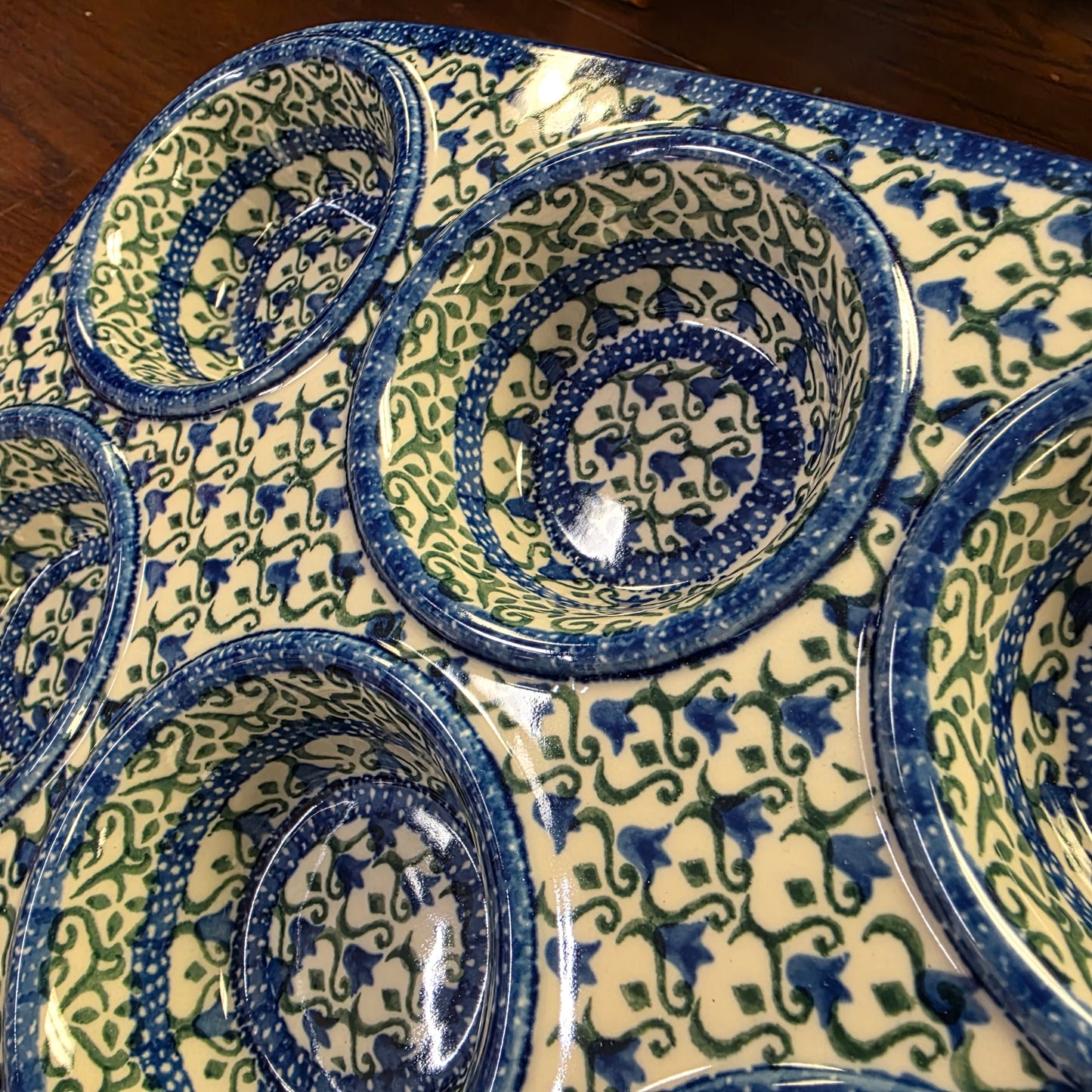 Muffin Pan     0585X  ~ Tulip Trellis