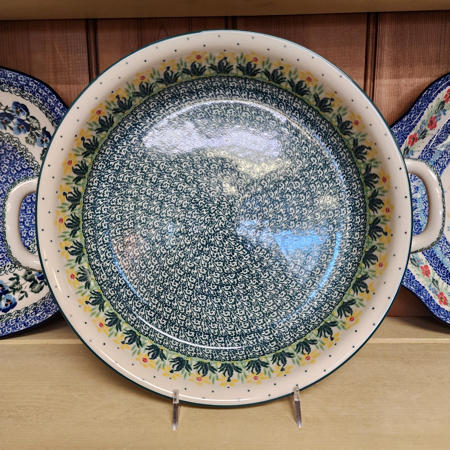 Baker   Round w/ Handles   10"   2777Q ~ Daffodil