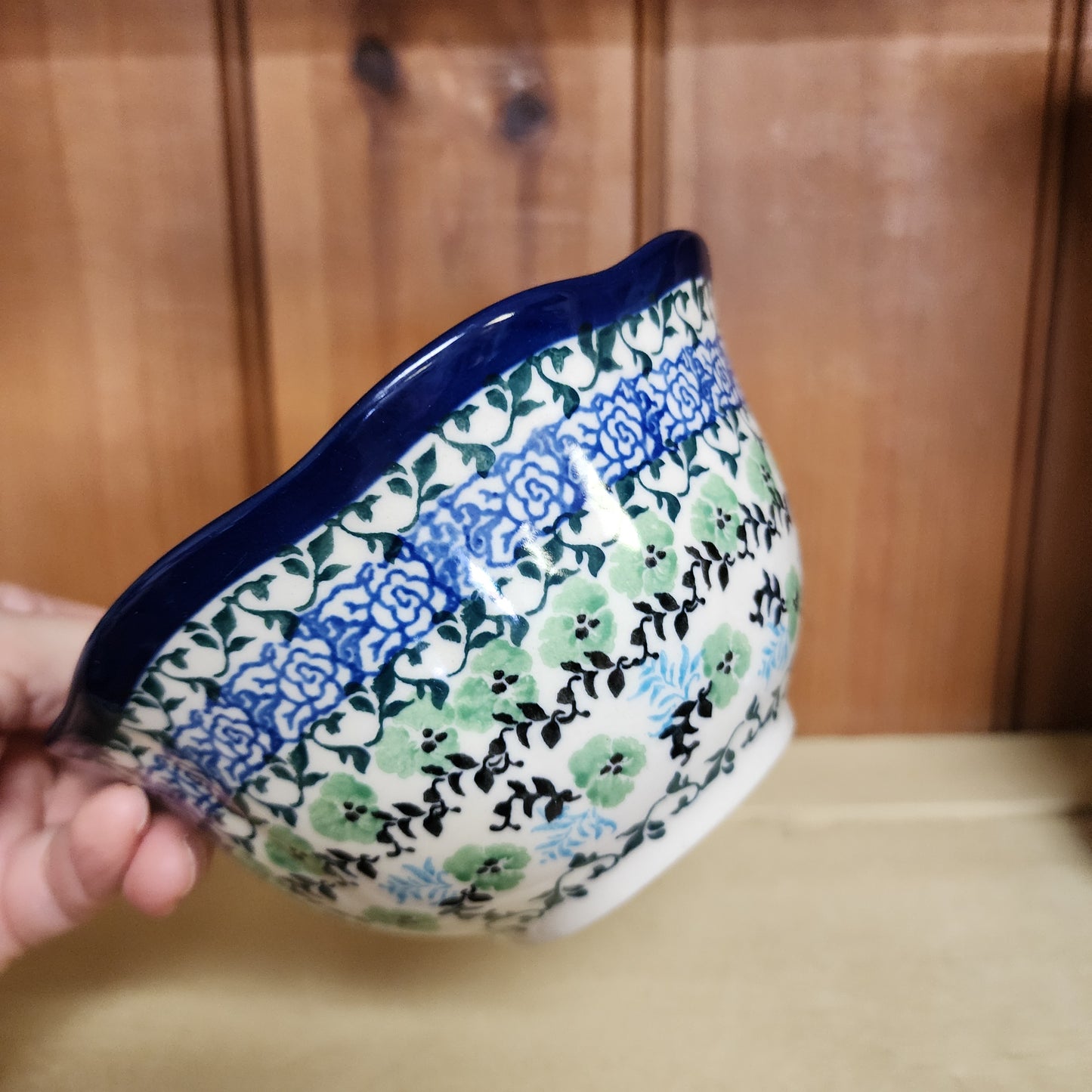 Bowl ~ Wavy Edge ~ 5.75" U4572 ~ U4 ~ M. Starzyk