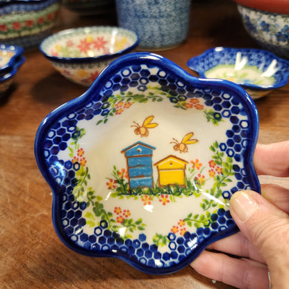 Bowl flower /bee hive 1042 4.5"