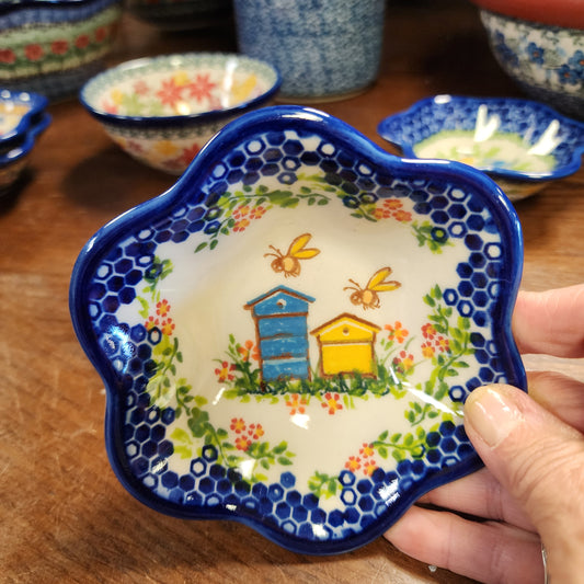 Bowl flower /bee hive 1042 4.5"