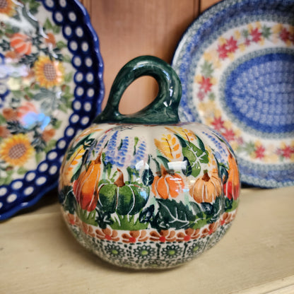 Pumpkin  5.5" green top /gourds, red spider