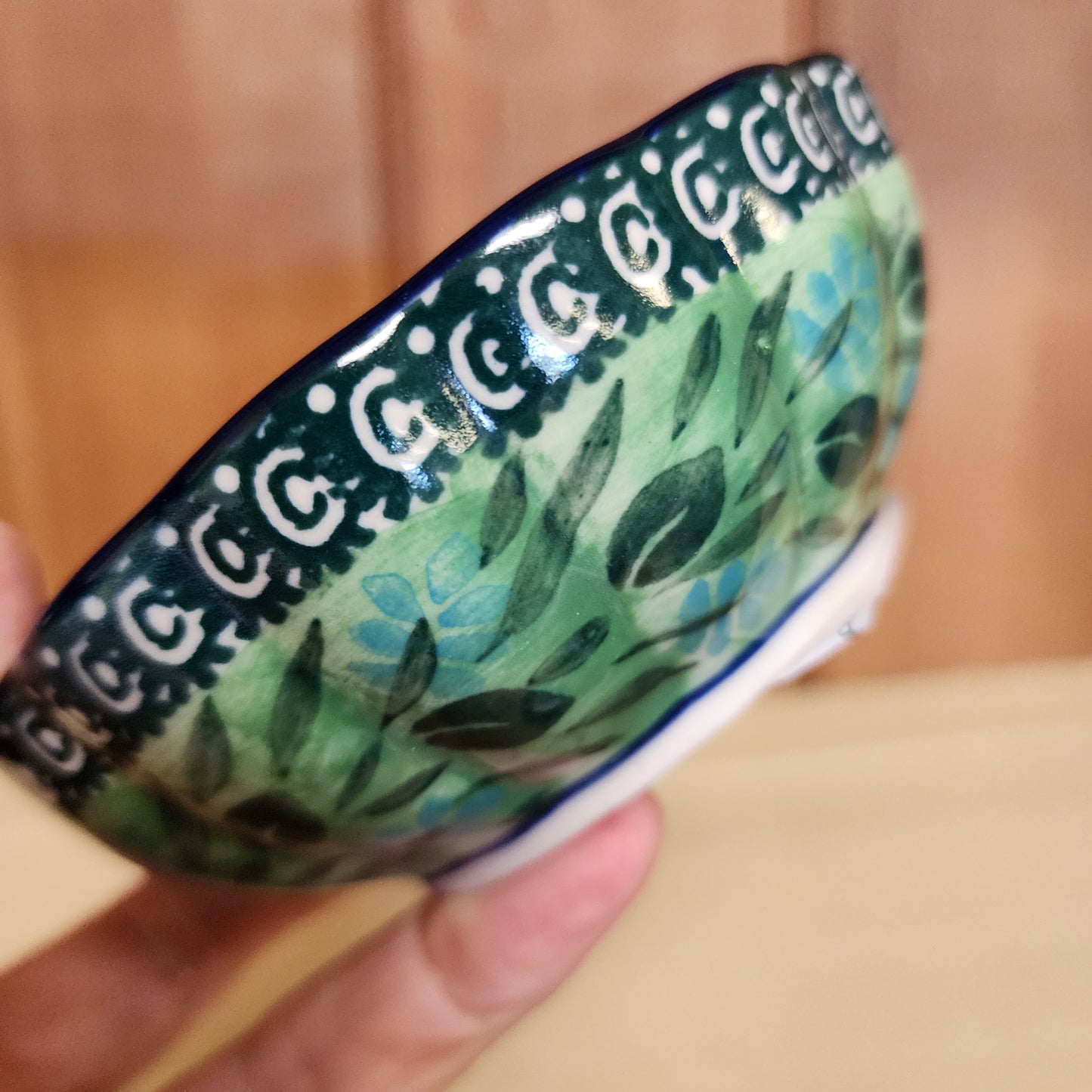 Bowl   Scalloped   4.5"   U4612 ~ U4 ~ T. Liana