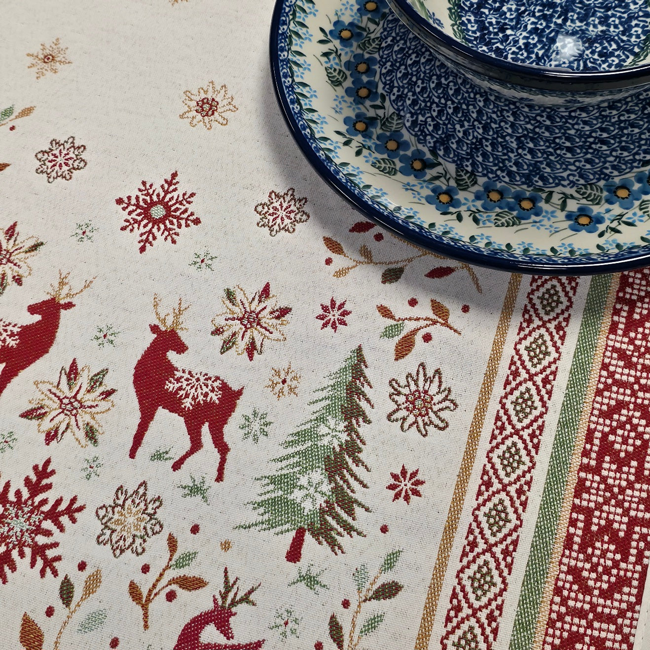 Runner Ivory with red border Holiday 20" x 68" #4833