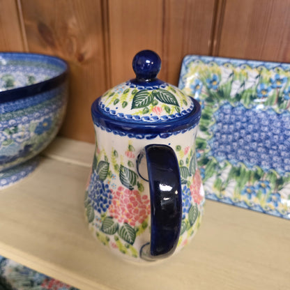 Teapot Hydrangea / 3 cups / 7". 682