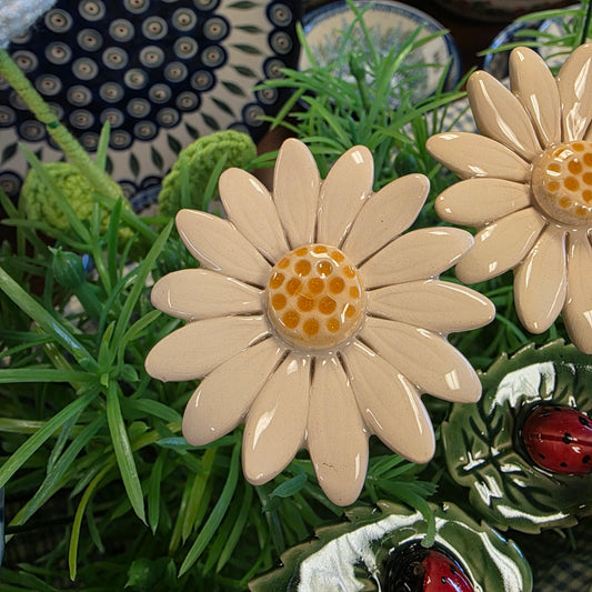 Ceramic Daisy cream 4823