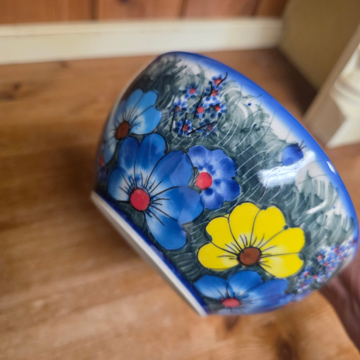Bowl ~ 6" ~ Bold 127 6"x3"/3 cups
