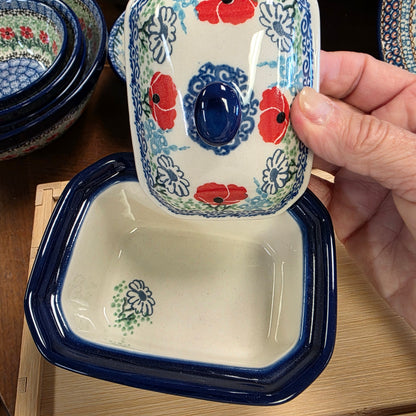 Box Covered Container   3.25"H x 3.5"W x 4.5"L  385-2901X  Red Poppy Garden pf0526