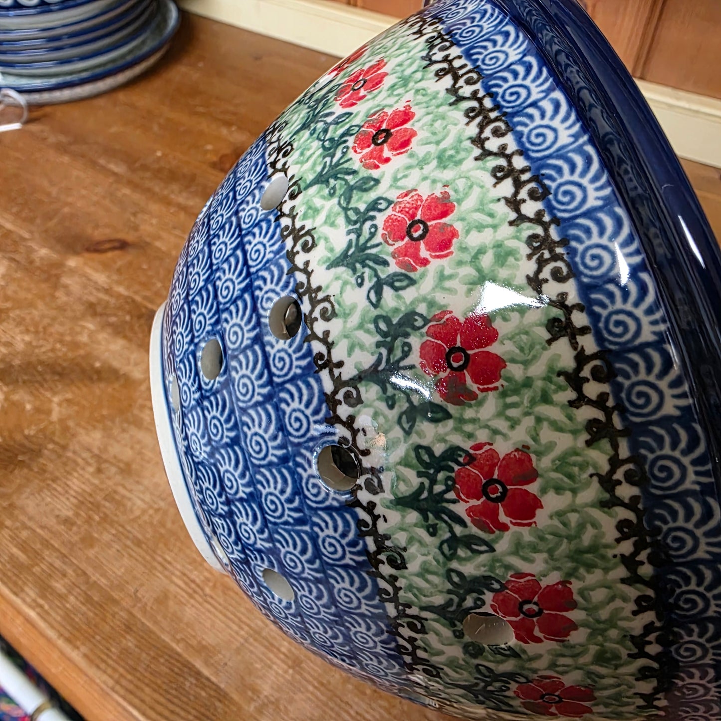 Berry Bowl w/ Saucer   8"W  470-1916X  Maraschino pf0526