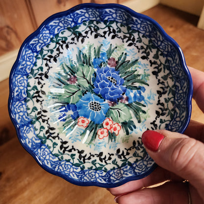 Bowl ~ Scalloped ~ 4.5" U4572 ~ U4 ~ M. Starzyk