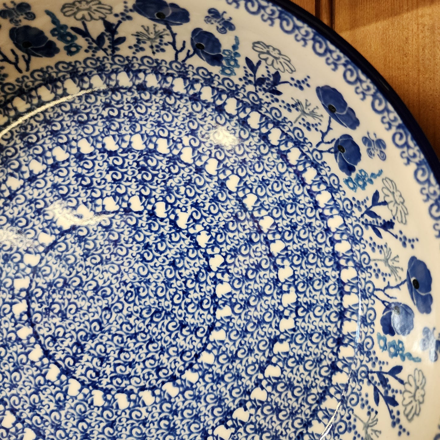 Baker   Round w/ Handles   10"   2902X ~ Evening Poppy