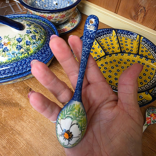 Spoon 6" white flower