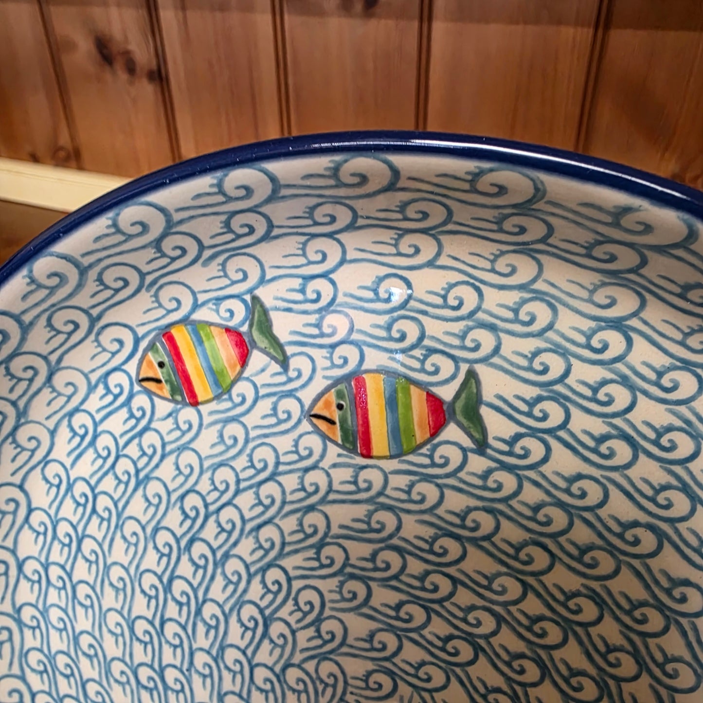 Plate   Rimmed   9" 302-2540X  Rainbow Fish pf0526