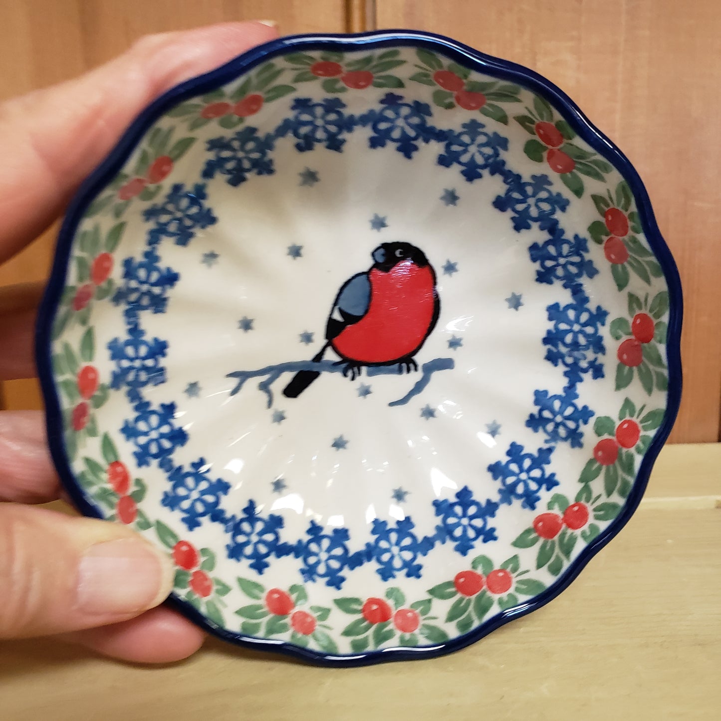 Bowl ~ Scalloped ~ 4.5" 023-U5179  Red Birds M Starzyk