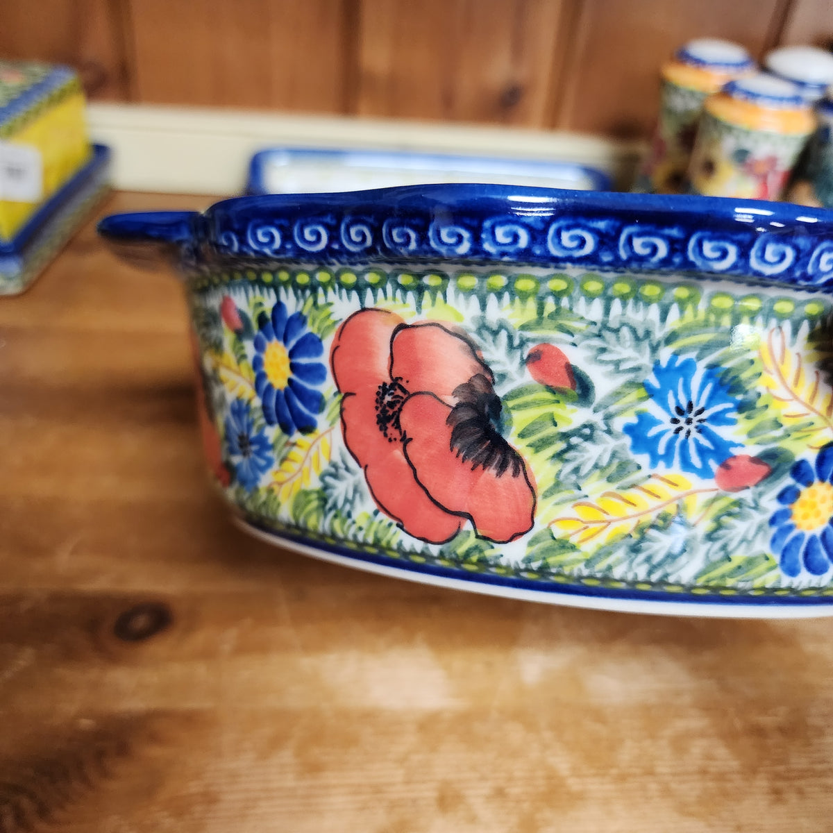 Baker 9"x2" / Round baker Fala w/tab handles/ 188 Red Poppy